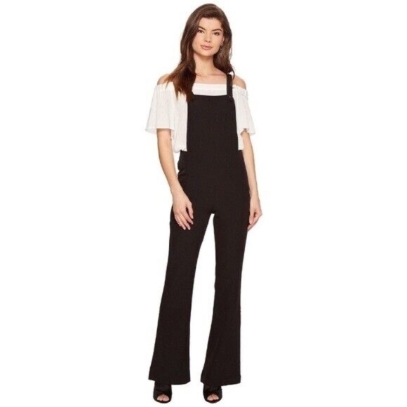Romeo & Juliet Couture Pants - NWT!! ROMEO & JULIET Solid Black Woven Jumpsuit Overalls Stretch Medium
